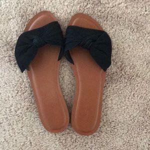 Aldo Size 8.5 Black Slides! ❤️